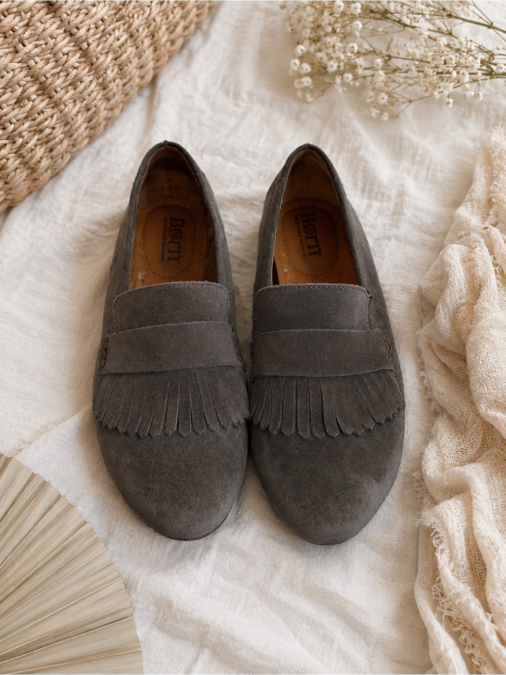 Born Womens sz 7.6M Gray Suede Kiltie Fringe Loafers Shoes